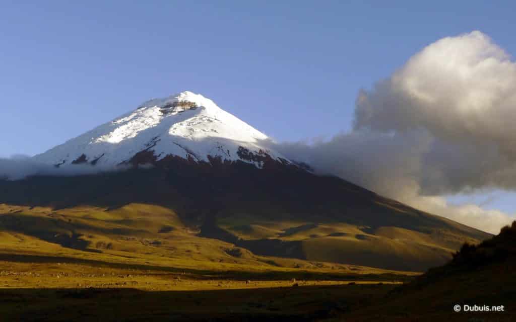 Trek de 9 mois sur le chemin des Incas Volcan Cotopaxi 5897 ml